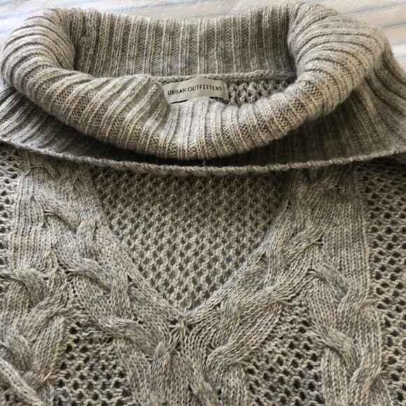 Urban Outfitters Turtleneck Sweater - Picture 2 of 2